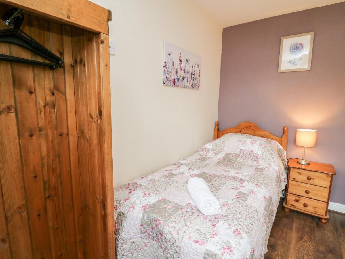 Primrose Cottage 랜드린도드웰스 외부 사진
